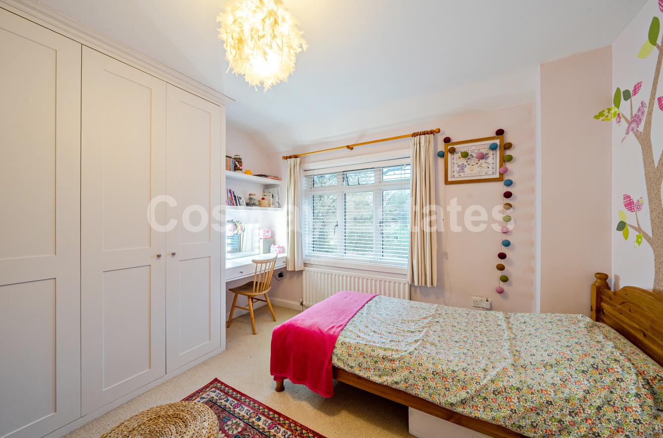 Woodcote Avenue, Mill Hill, NW7, London